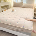 Mattress Cover Fitted Sheet Thickened Cotton Mattress Cover Protector Soft Comfortable Warm Non-Slip Breathable Mattress Topper 360°All-Around Package All-Inclusive for Bedroom,King Size