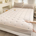 Mattress Cover Fitted Sheet Thickened Cotton Mattress Cover Protector Soft Comfortable Warm Non-Slip Breathable Mattress Topper 360°All-Around Package All-Inclusive for Bedroom,King Size