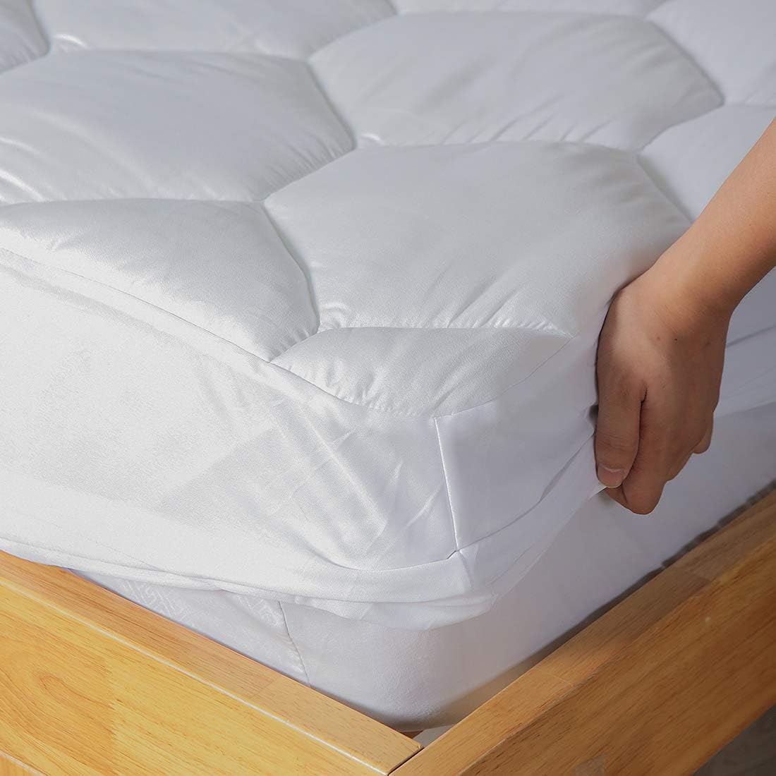 Queen Mattress Pad, 8-21" Deep Pocket Protector Ultra Soft Quilted Fitted Topper Cover Fit for Dorm Home Hotel -White - view 4