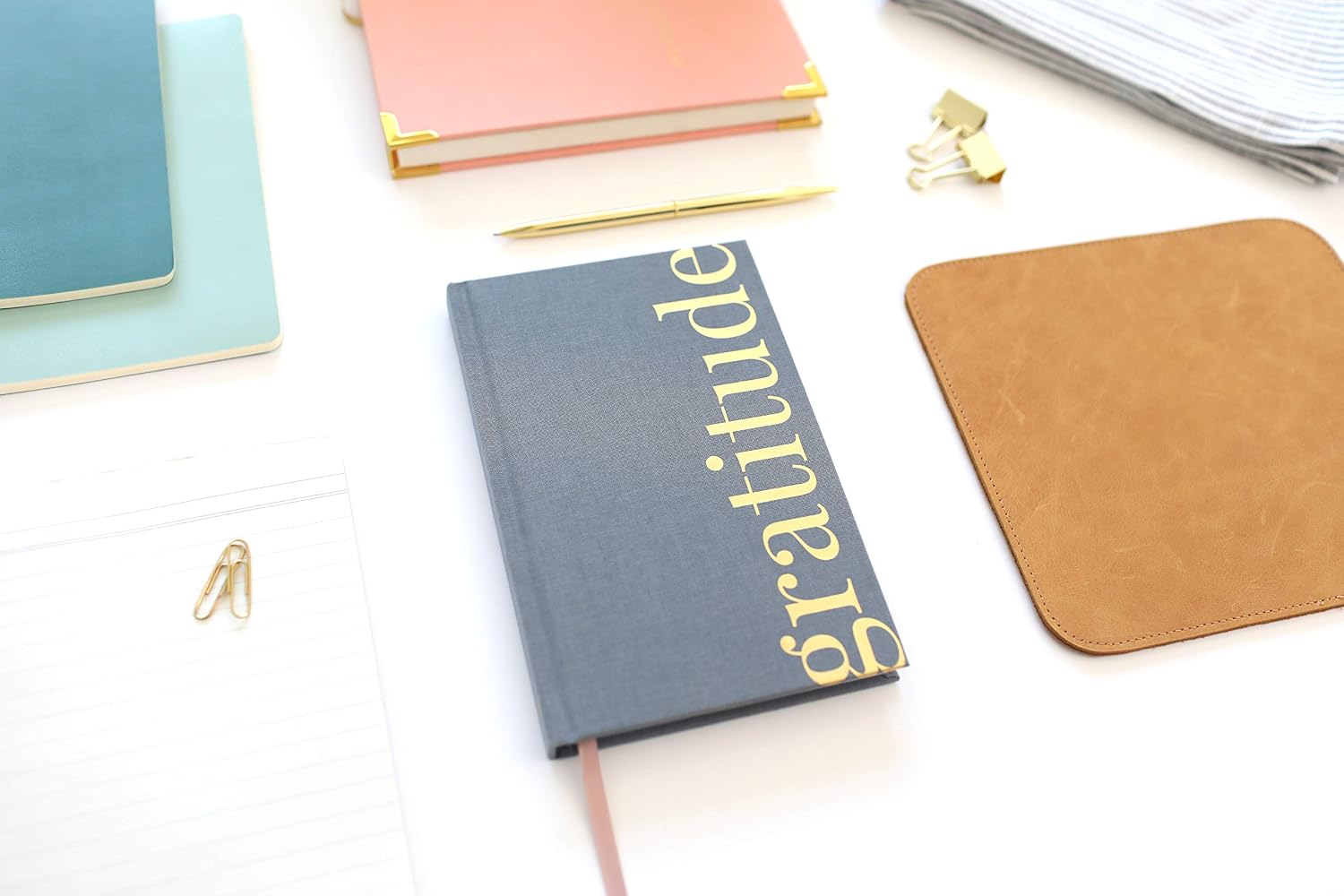 Gratitude journal for women: a daily 5 minute guide for mindfulness, positivity, affirmation and self care (premium keepsake edition) - view 2